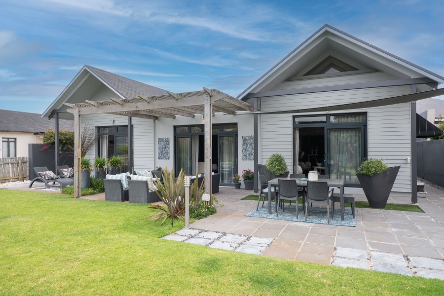 3 Bedroom Property for Sale in Lake Michelle Western Cape